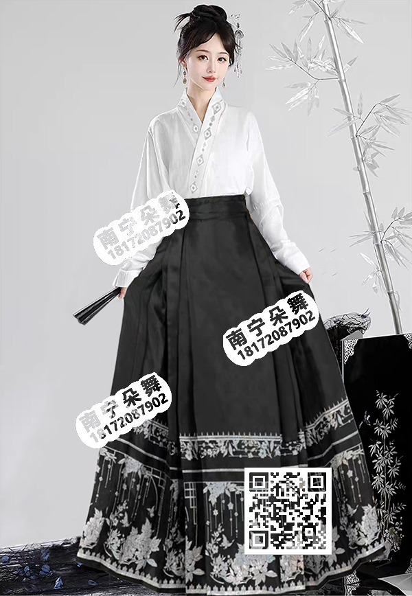 白衣黑裙灰色印花马面裙