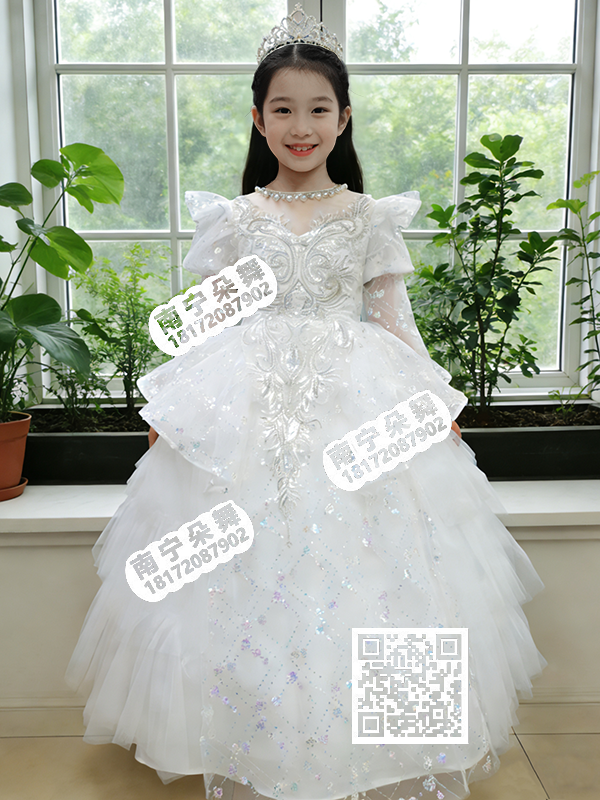纯白泡泡袖网格亮钻女童礼服